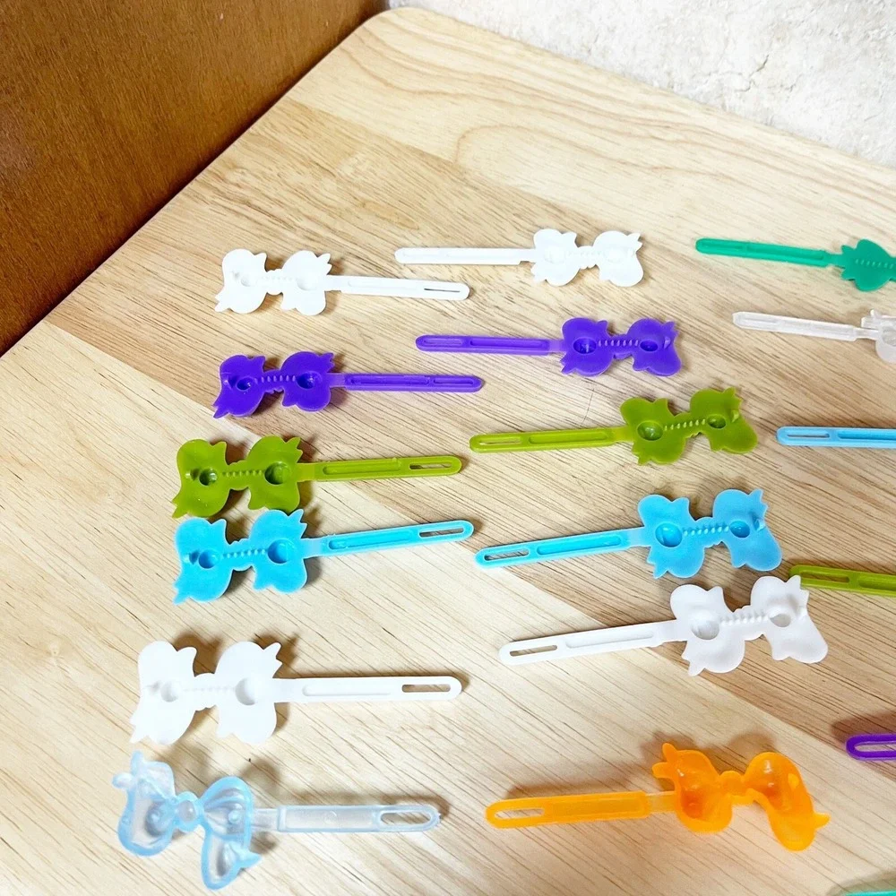 Vintage 80s 90s  Multi-Color Bow Barrettes Plastic Snap Tight Girls Goody Cutie